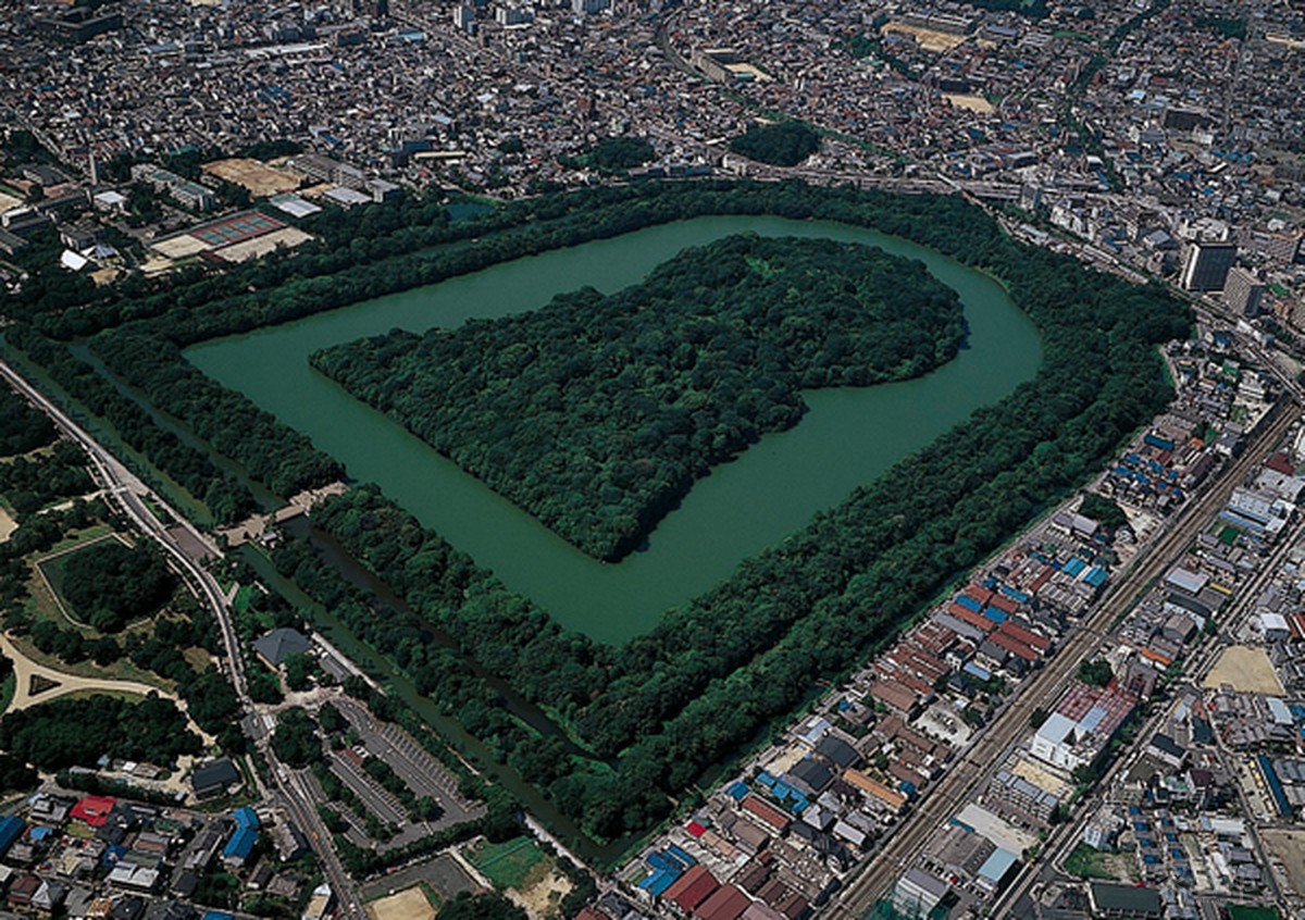 tomb_of_emperor_nintoku